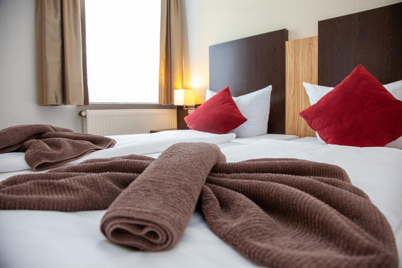 Seehotel Zum Loewen Strasen Exterior photo